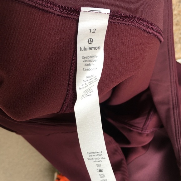 NEW Lululemon A New Route Skirt Cassis I Size 12 - Picture 9 of 9